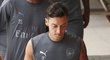 Mesut Özil na předsezonním turné Arsenalu