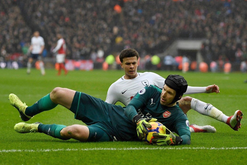 Petr Čech byl při zápase s Tottenhamem nejlepším hráčem v sestavě Arsenalu