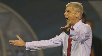 Wenger mluvil o Čechovi, pak hrozil novinářům. Chtěl odejít jako Vrba