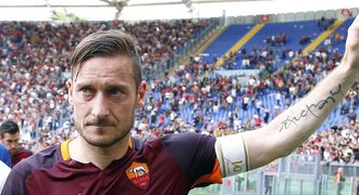 Totti se opřel do Higuaína i bývalého parťáka: Následují peníze, ne svá srdce