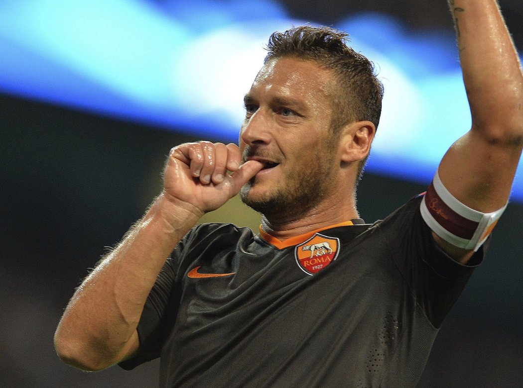 Útočník Francesco Totti zůstává věrný AS Řím