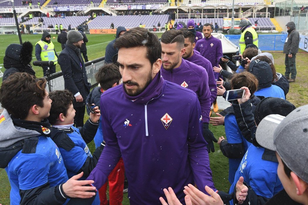 Tragická zpráva pro Fiorentinu. Nečekaně zemřel její kapitán Davide Astori.