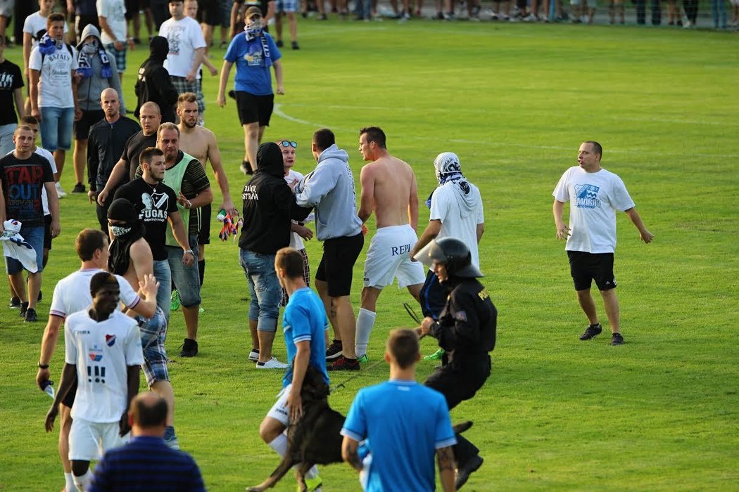 Fotbalisté Baníku budou za ostudu v poháru pykat