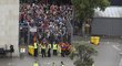 Fanoušci Barcelony marně čekali, aby byli vpuštěni na stadion