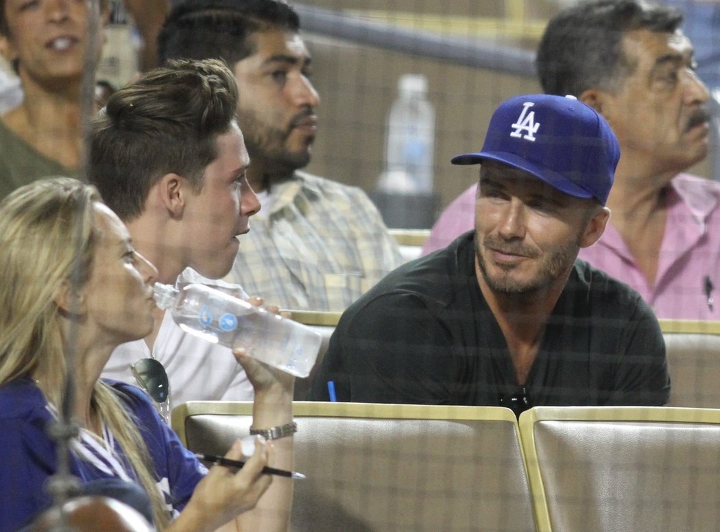David Beckham se svým synem Brooklynem na baseballovém stadionu LA Dodgers