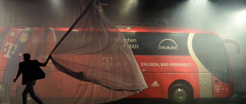 Nový autobus Bayernu se dočkal představení jako velká fotbalová hvězda
