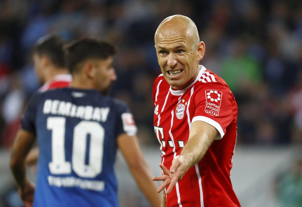 Rozčílený Arjen Robben z Bayernu Mnichov při porážce na hřišti Hoffenheimu