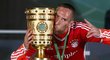 Franck Ribéry (Bayern Mnichov). Francouzská superstar, která vyhrála anketu UEFA o nejlepšího fotbalistu působícího v Evropě. Za sebou nechal Messiho i Ronalda... Co dodat?