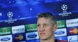 Bastian Schweinsteiger při tiskové konferenci Bayernu Mnichov v Plzni