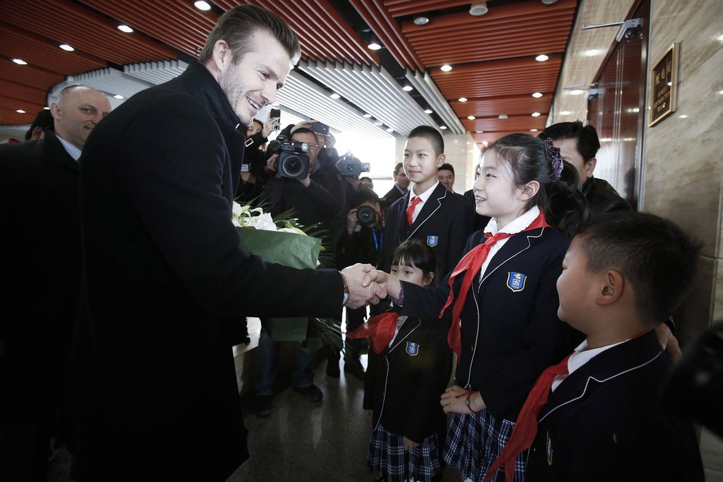 Kamkoliv přijede, tam je David Beckham středem pozornosti. V Číně tomu nebylo jinak.