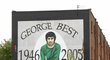 Slavného rodáka George Besta si v severním Irsku připomínají na mnoha místech