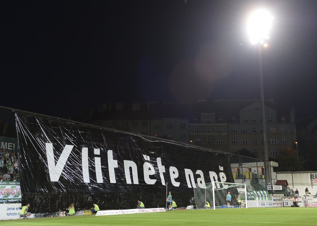 Choreografie fanoušků Bohemians při zápase se Spartou