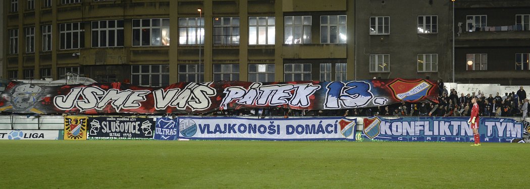 Transparent fanoušků Baníku při zápase na Bohemians