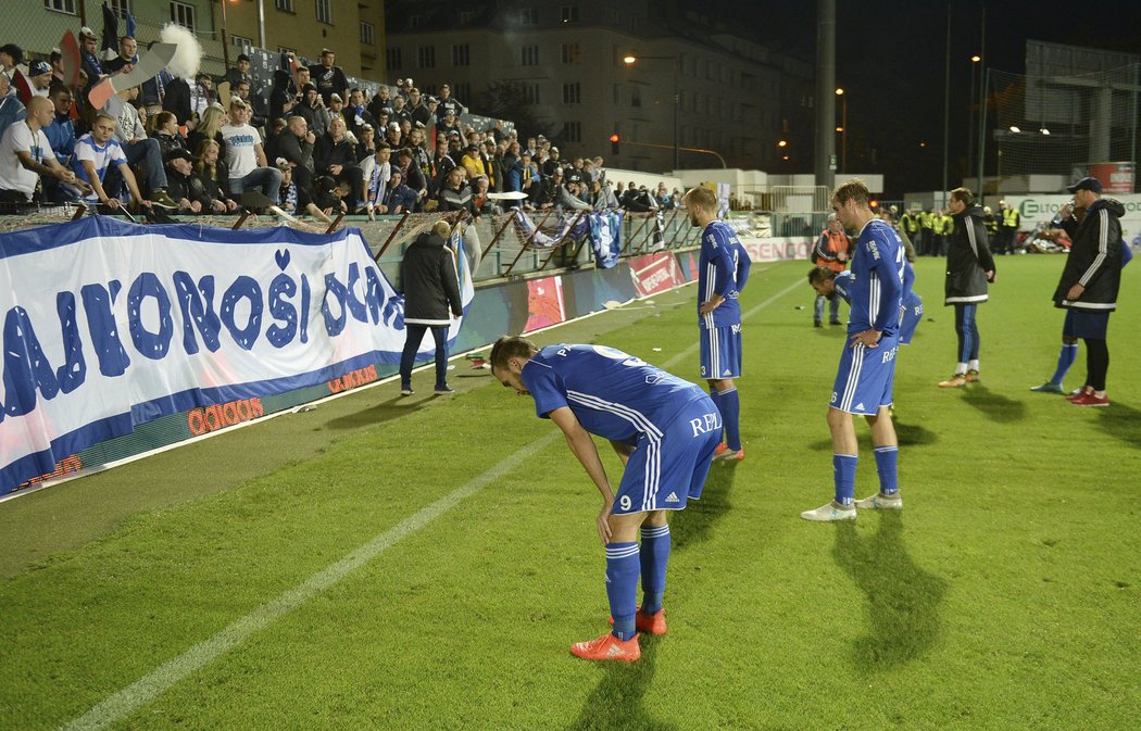 Zklamaní fotbalisté Baníku po prohře na Bohemians