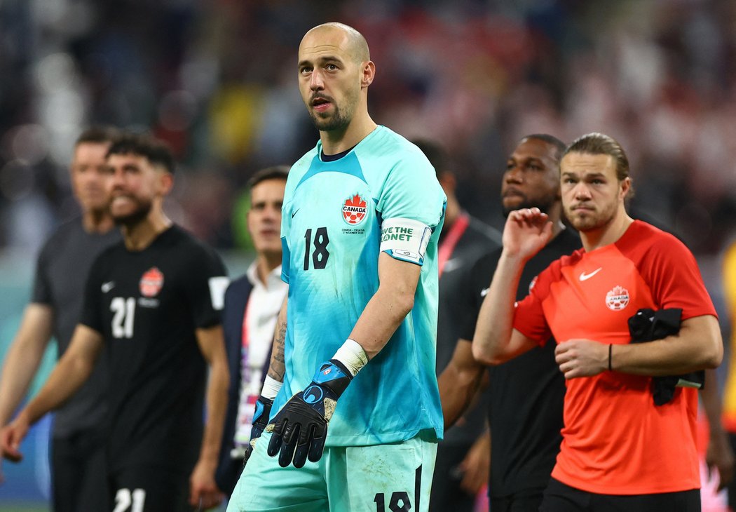 Kanadský brankář Milan Borjan po porážce proti Chorvatsku