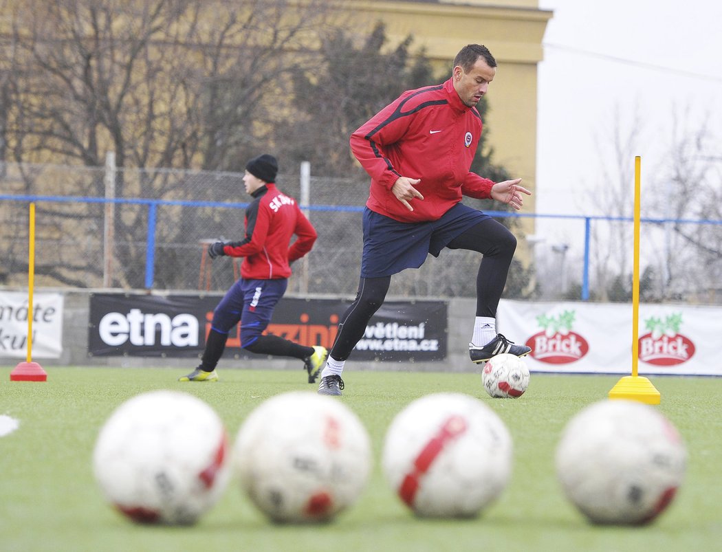 Bývalý obránce Slavie i Sparty Erich Brabec znovu trénuje v Praze