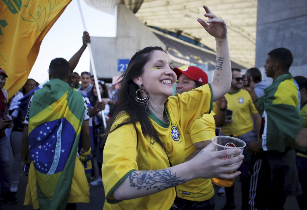 Brazilští fanoušci v Portu před utkáním proti Panamě