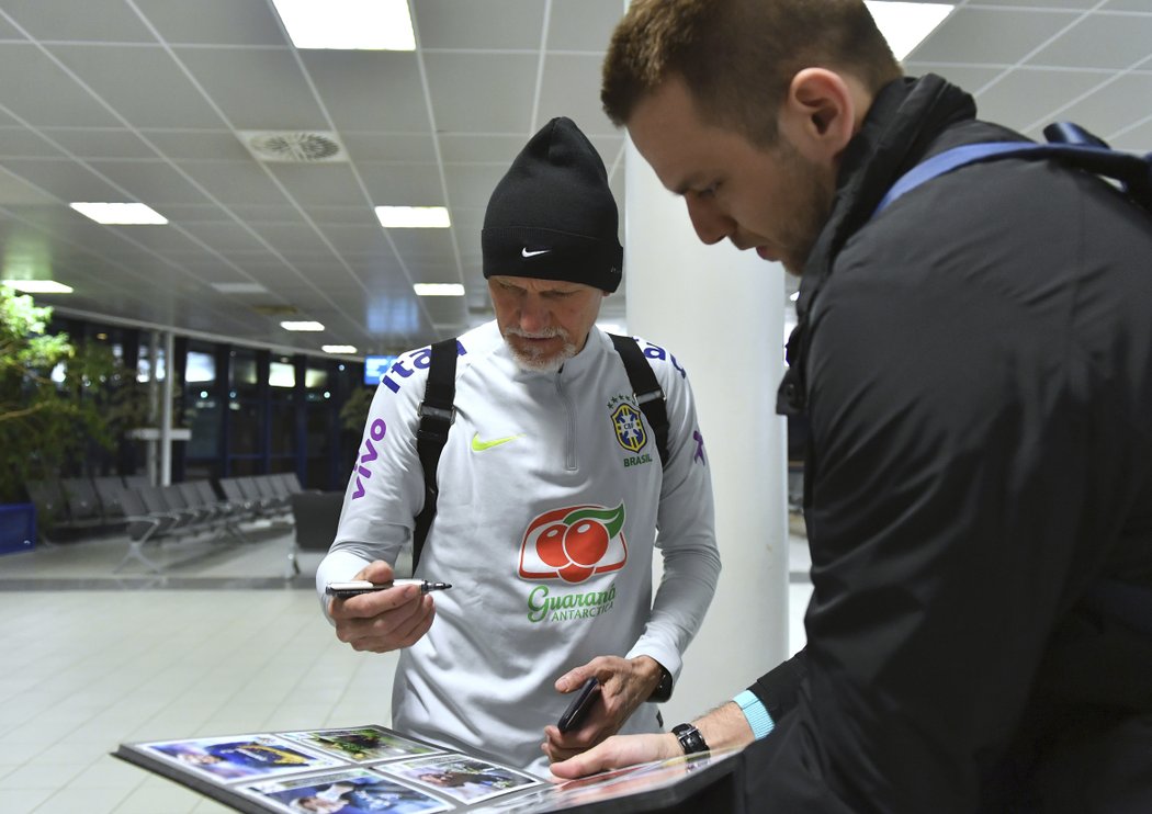 U fanoušků se zastavil také legendární brankář Claudio Taffarel, dnes člen trenérského týmu brazilské reprezentace