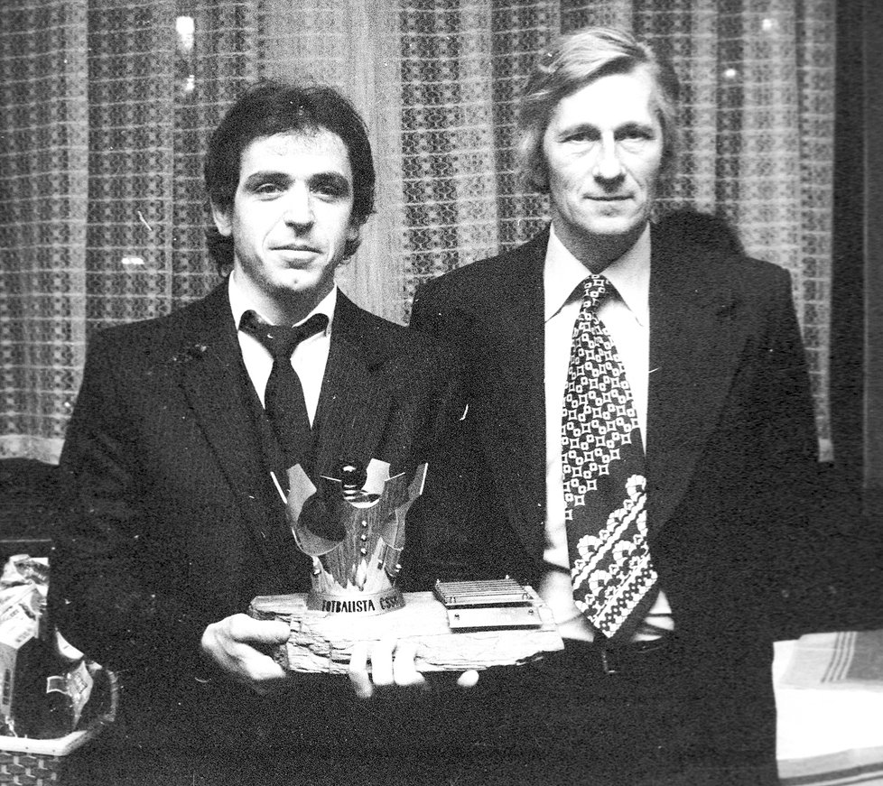 Karel Brückner s Ladislavem Vízkem na vyhlášení Fotbalisty roku 1986