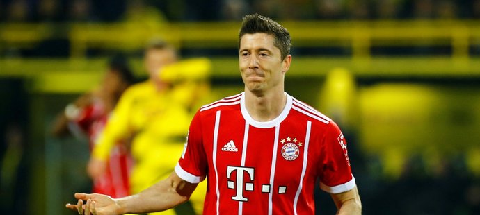 Robert Lewandowski slaví trefu do sítě Dortmundu