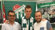 Tomáš Necid po přestupu do Bursasporu se svým agentem Jiřím Müllerem (vpravo)
