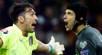 Buffon chyboval ještě víc než Čech. Nekritizujte ho, zní z Itálie