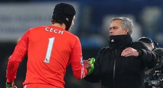 Mourinho promluvil o Čechově přestupu do Arsenalu. Pustil by ho?