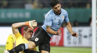 Penalta a nůžky! Hvězdy Suárez a Cavani stříleli, Česko – Uruguay 0:2