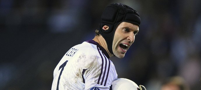 Brankář Chelsea Petr Čech je odhodlán vybojovat si v klubu opět místo jedničky i přes novou konkurenci v podobě talentovaného Belgičana Courtoise