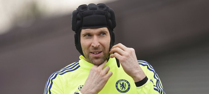 Brankář Chelsea Petr Čech bude v létě zajímavým lákadlem pro řadu věhlasných klubů