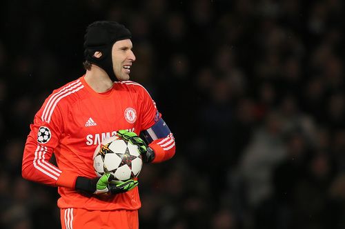 Brankář Petr Čech vedl Chelsea v Lize mistrů proti Sportingu Lisabon jako kapitán. Již jistý vítěz skupiny potvrdil svoji dominanci a na domácím stadionu zvítězil 3:1.