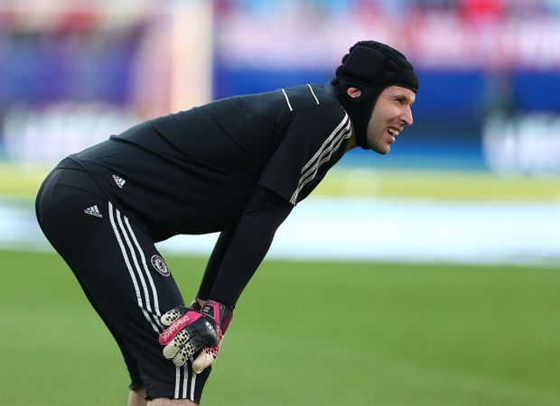 Brankář Petr Čech už začal po operaci znovu trénovat Brankář Petr Čech už začal po operaci znovu trénovat