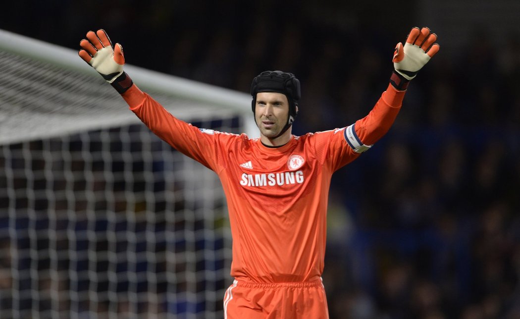 Český brankář Petr Čech se objevil proti Boltonu poprvé v brance Chelsea v soutěžním utkání