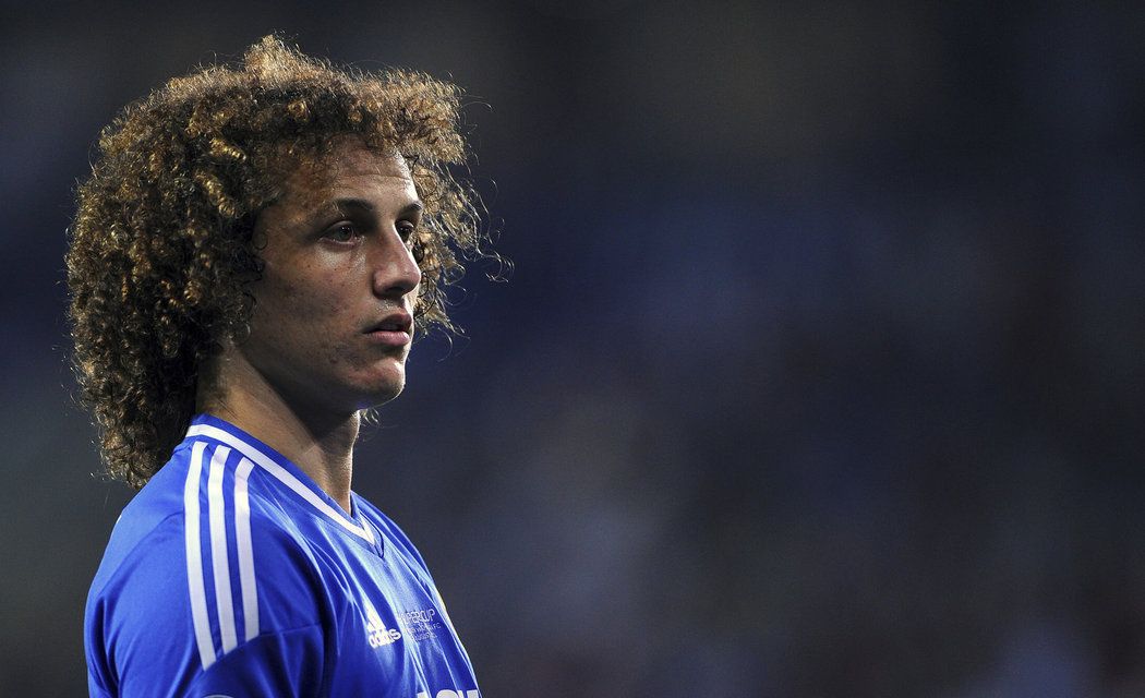 Nepředstavitelné se stalo realitou. David Luiz opět patří Chelsea.