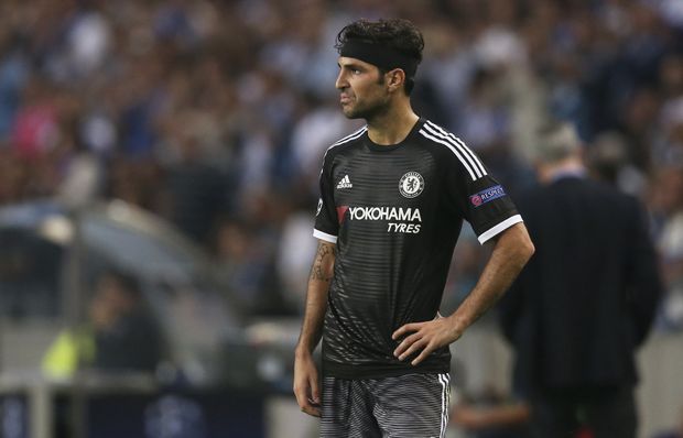 Cesc Fábregas zatím marně hledá formu z minulé sezony Cesc Fábregas zatím marně hledá formu z minulé sezony