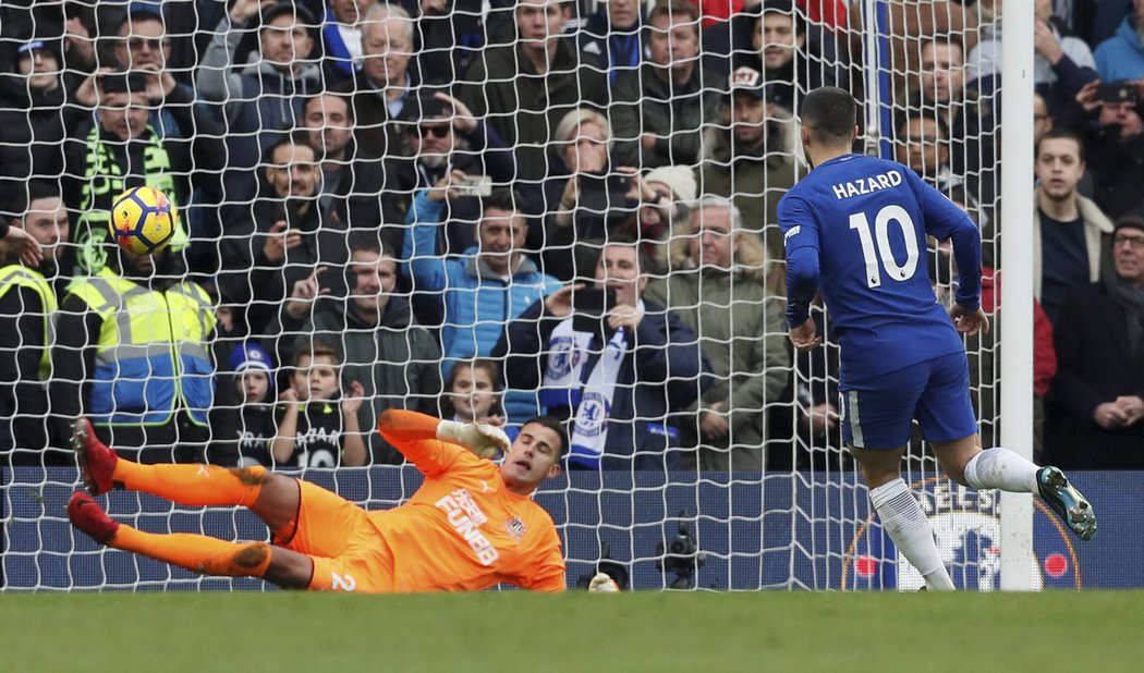 Hvězdný Eden Hazard z Chelsea proměnil penaltu panenkovským způsobem