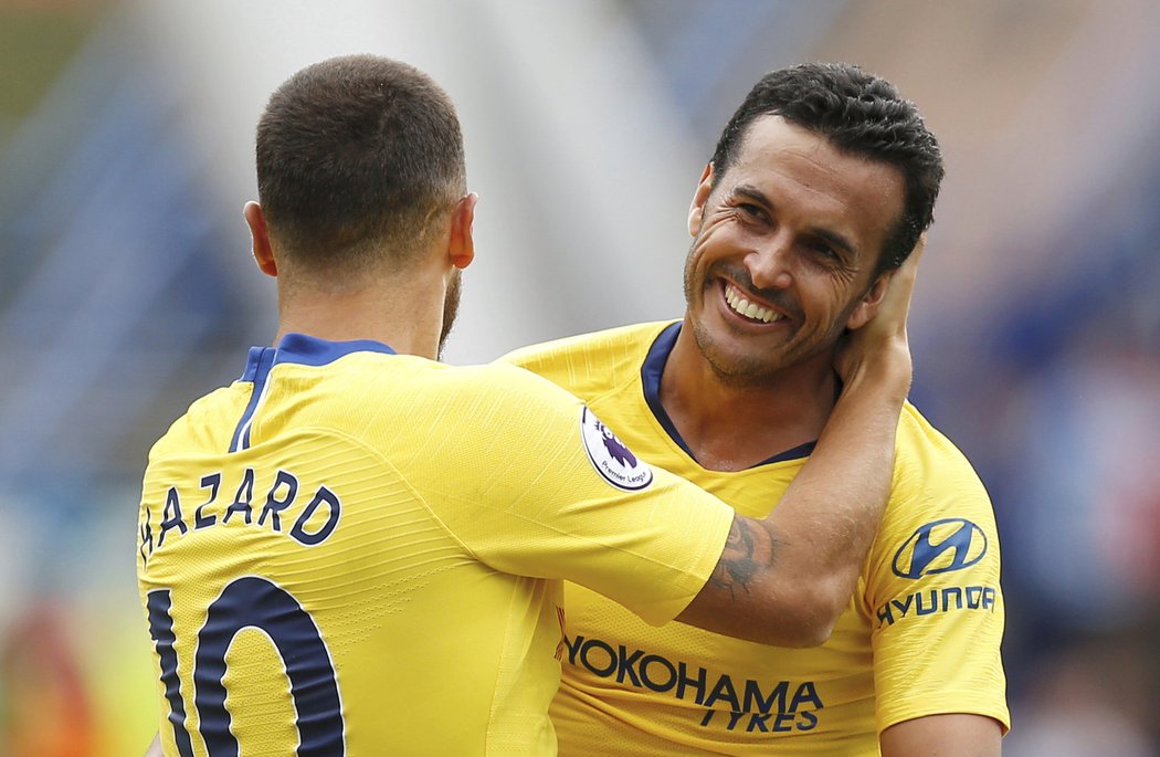 Pedro se raduje po gólu Chelsea v Huddersfieldu