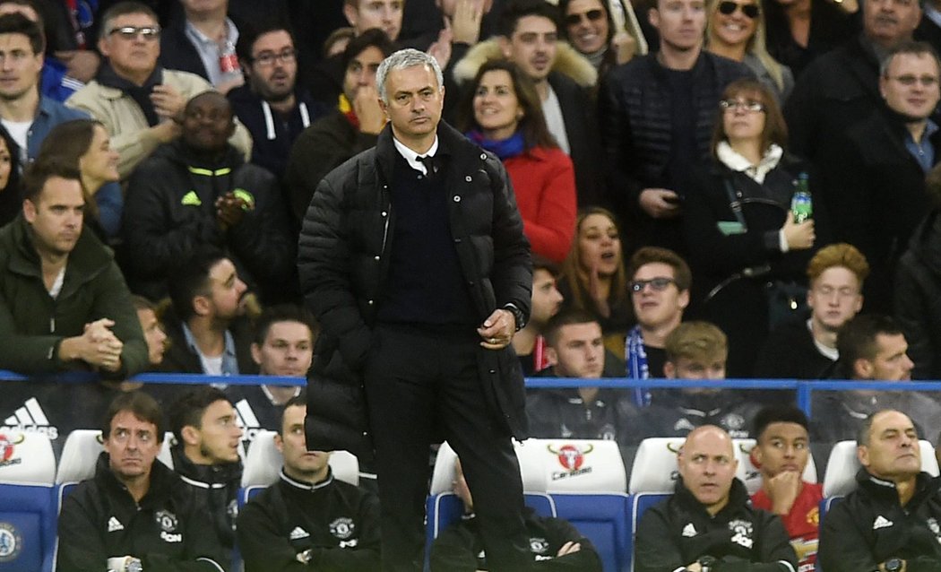 Trenér Manchesteru United José Mourinho nevěřil na Chelsea svým očím