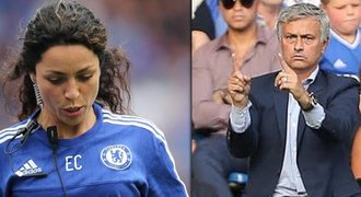 Mourinho zatočil s lékařkou Evou! Vyhodil ji z lavičky Chelsea