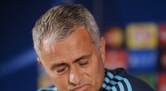 Mourinho kritizoval přístup hráčů. Klidně budu stavět děti, hrozí