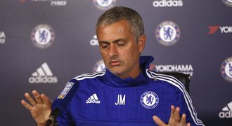 Chelsea je bídná. Ale Abramovič zatím nechá Mourinha přežít