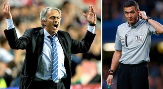 Mourinho nechápe: Proč se sudí omlouvají za penaltu pro Chelsea?