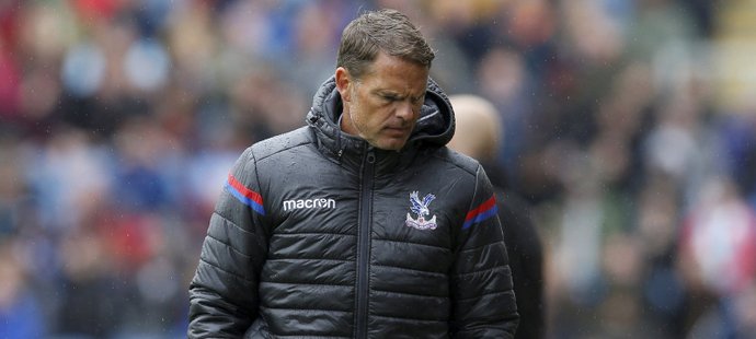 Frank de Boer v Crystal Palace dlouho nevydržel