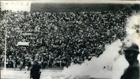 Tragédie na fotbalovém stadionu v peruánské Limě (24. 5. 1964)