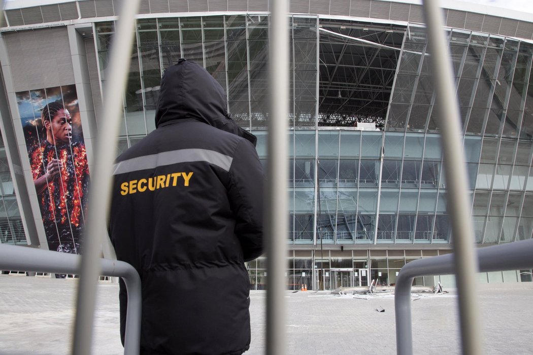 U stadionu Šachtaru Doněck museli zasahovat i policisté