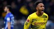 Útočník Dortmundu Pierre-Emerick Aubameyang má po derby se Schalke (4:4) na kontě další škraloup