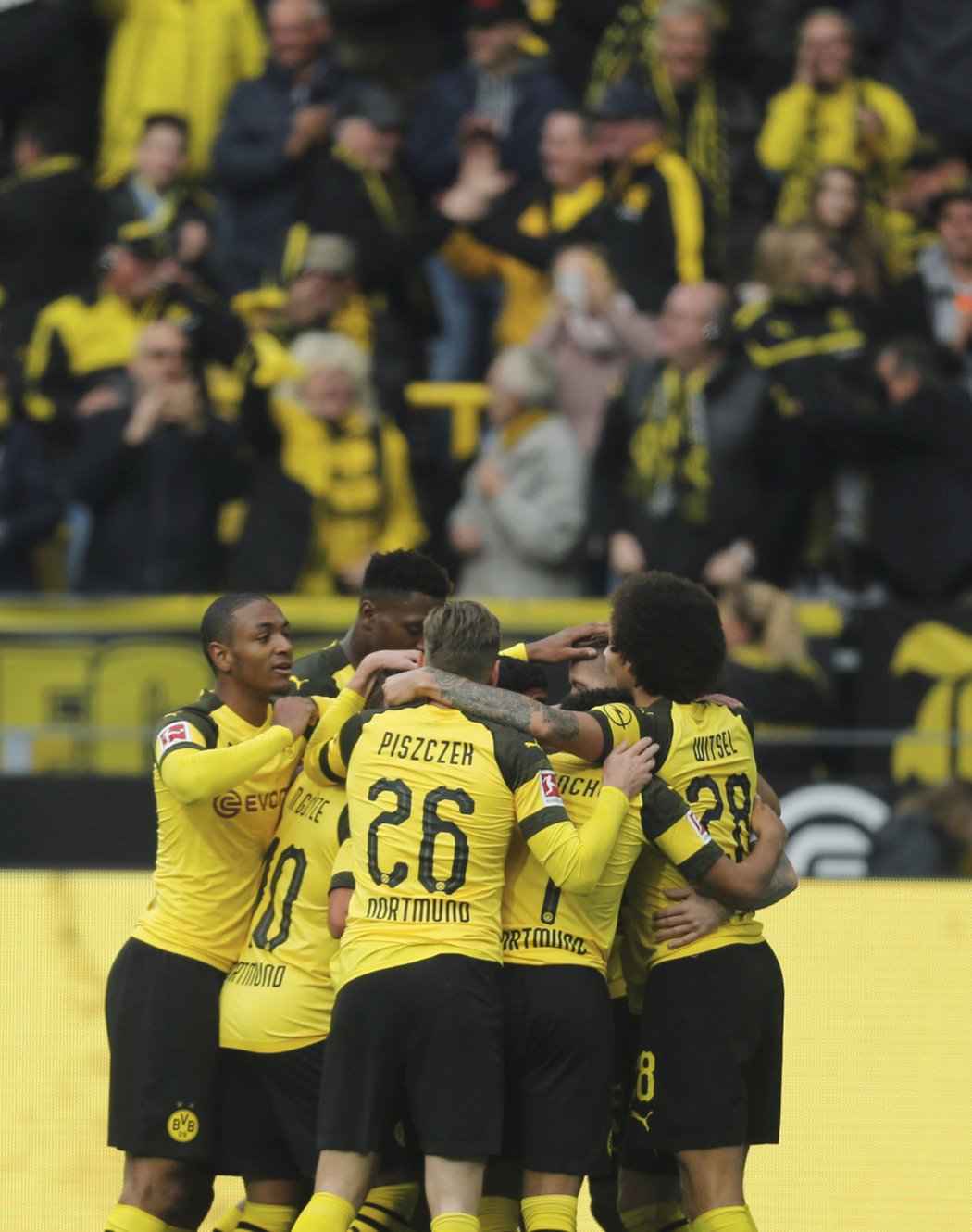 Radost fotbalistů Dortmundu, na vítězství to nakonec nestačilo