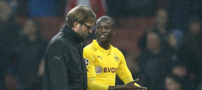 Trenér Dortmundu Jürgen Klopp sdělil svoje výtky Adriánu Ramosovi hned na hřišti