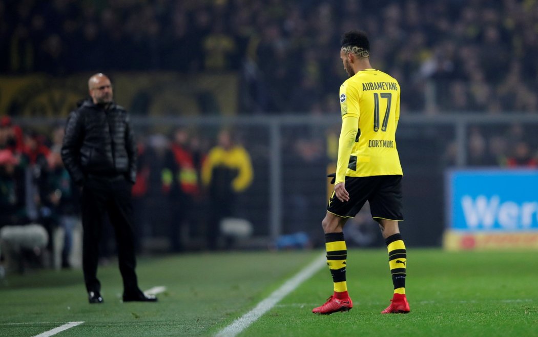 Pierre-Emerick Aubameyang musel v 72. minutě pod sprchy a Dortmund následně ztratil vedení