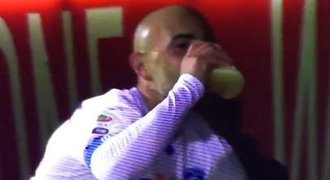Dal gól a šel pít pivo! Útočník Empoli zaujal vtipnou oslavou